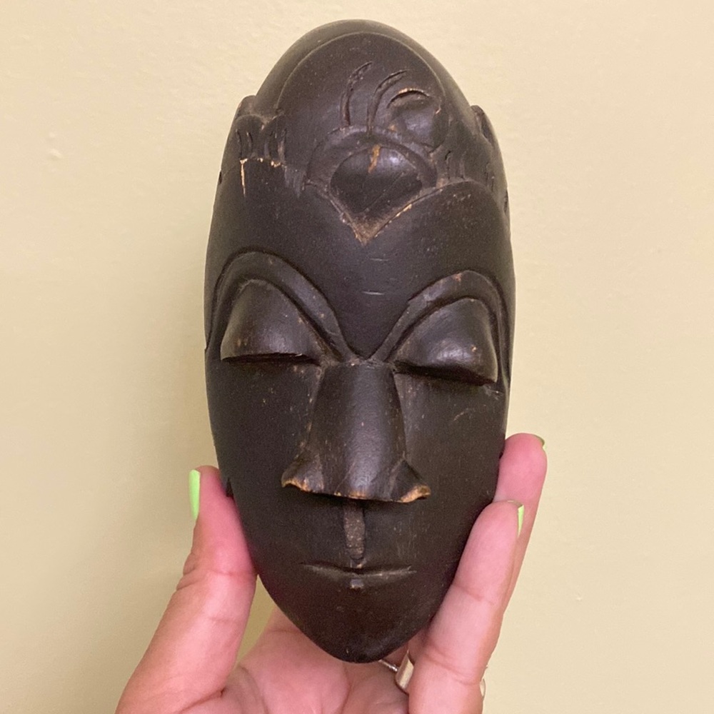 Vintage Wooden Hand Carved African Keepsake Trinket